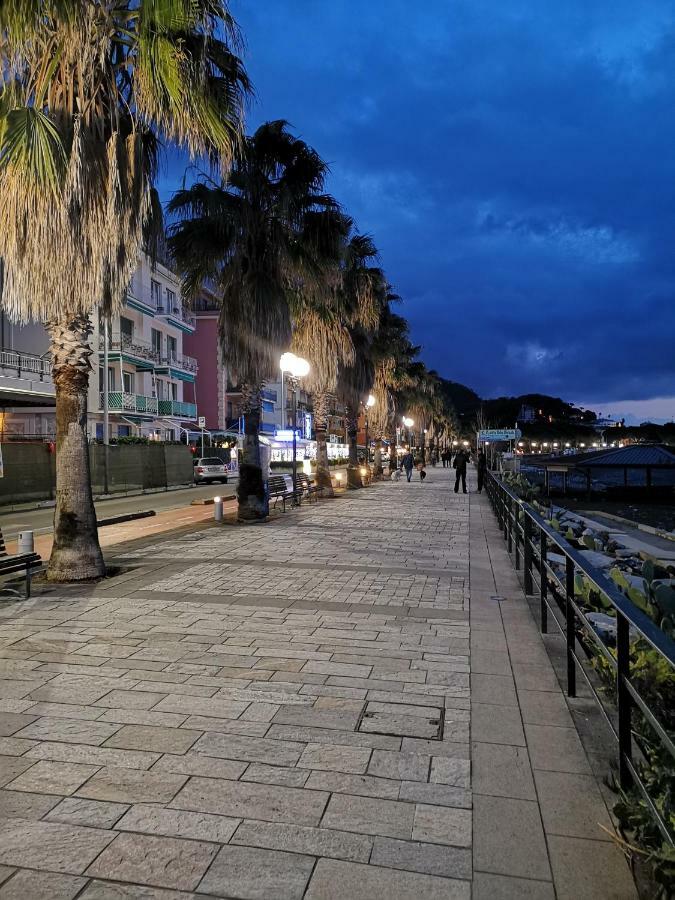 Apartamento Raggio Di Sole Sestri Levante Exterior foto